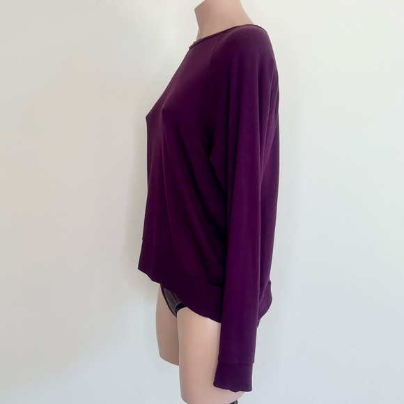 Beyond Yoga Raglan Crew Fleece Pullover in Fig Heather - Picture 9 of 10